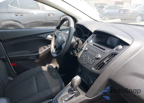 2016 Ford Focus Se z USA, uszkodzony, nr VIN 1FADP3F25GL348981